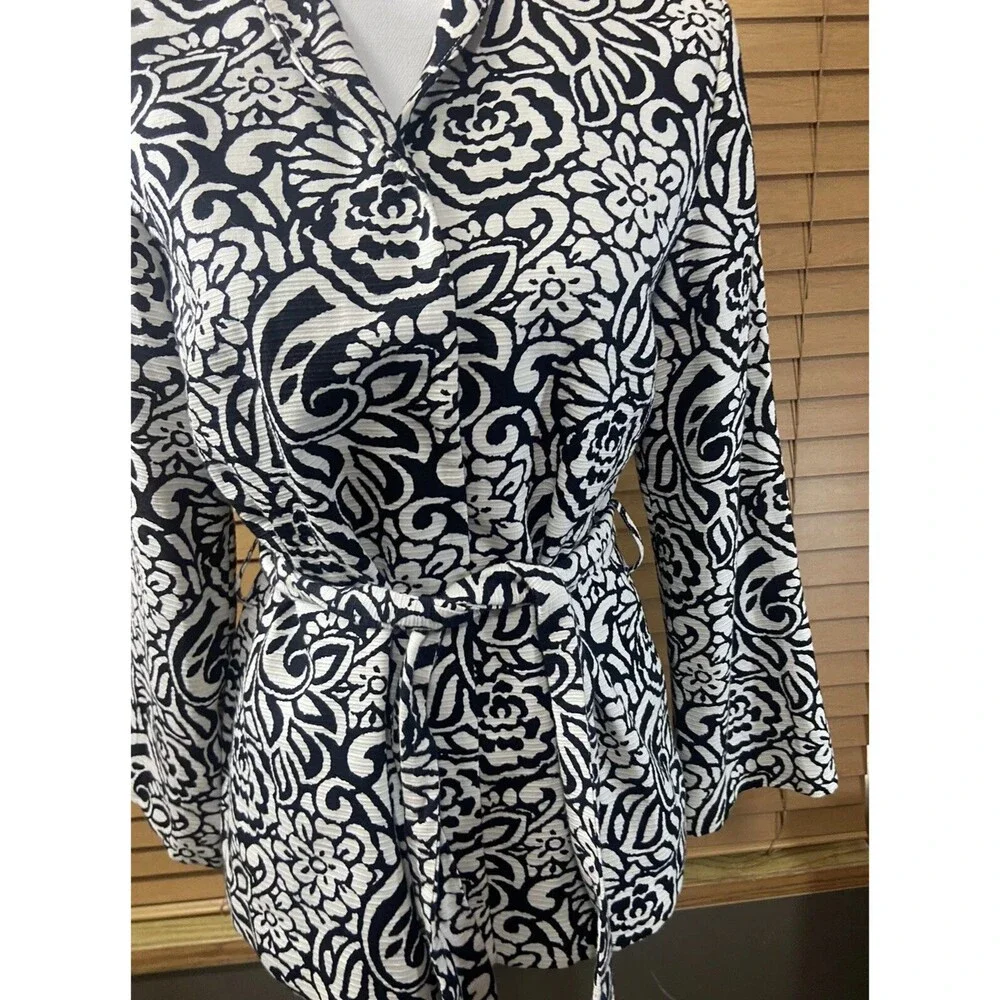 Chicos 0 Women’s  Black And White Psychedelic    Floral Jacket Whimsigoth  Tie